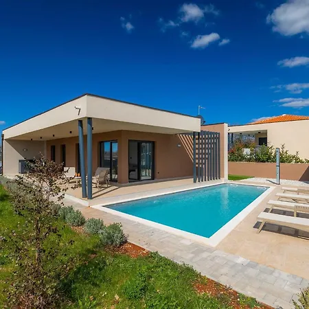 Villa Kumpanija With Pool By Vacay Radetici